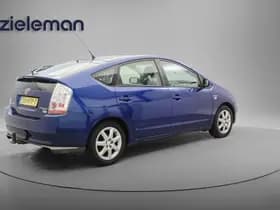 Toyota Prius thumbnail 10