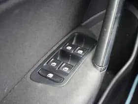 Volkswagen Golf thumbnail 23
