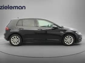 Volkswagen Golf thumbnail 10