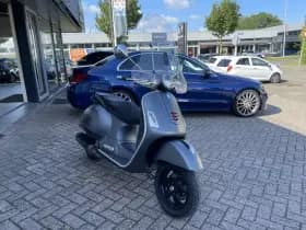 Piaggio Scooter GTS 300ie TouringABS thumbnail 4