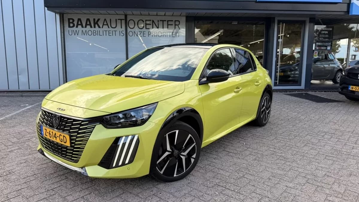 Peugeot 208 1.2 PT 100PK GT | Pano | Keyless | Navi | Camera — foto 1