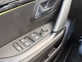 Peugeot 208 1.2 PT 100PK GT | Pano | Keyless | Navi | Camera thumbnail 21