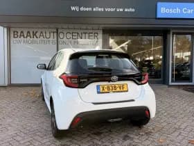 Toyota Yaris 1.5 Hybrid Dynamic | Keyless | Camera | Stoelverwarming thumbnail 4
