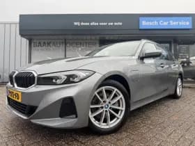 BMW 3 Serie Touring 320e | Facelift | Widescreen | Camera | Leder thumbnail 2