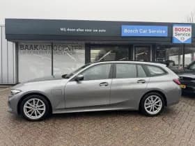 BMW 3 Serie Touring 320e | Facelift | Widescreen | Camera | Leder thumbnail 3