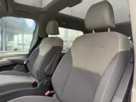 Volkswagen Multivan 1.4 eHyb. L2H1 Style 7p. | Panoramadak | Trekhaak | ACC thumbnail 6