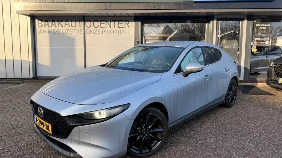 Mazda 3 2.0 SA-X 180PK Luxury i-Activ | Bose | Leer | 360 camera — foto 1