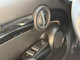 MINI Cooper Mini 1.5 Classic | Camden Edition thumbnail 21