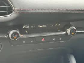 Mazda 3 thumbnail 11