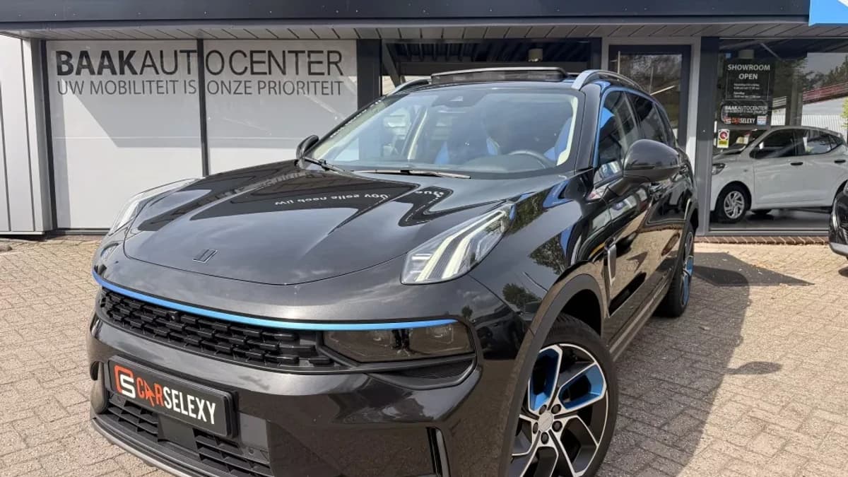 Lynk & Co 01 — foto 1