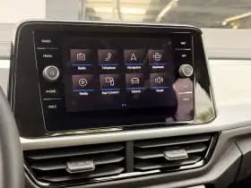 Volkswagen T-Roc thumbnail 17