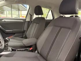 Volkswagen T-Roc thumbnail 7