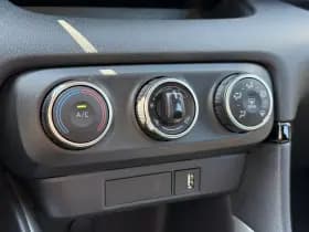 Toyota Yaris thumbnail 19