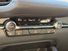 Mazda 3 thumbnail 20