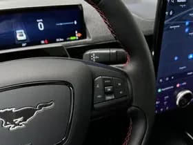 Ford Mustang Mach-E Extended Premium RWD 88 kWh | Panorama dak | 19 inch Machined Black | B&O | Elekt. achterklep | Warmtewerende voorruit thumbnail 31