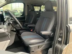 Ford Tourneo Custom PHEV 233PK L1 Sport | Geel kenteken | Incl. BPM & BTW | 8 Persoons | Panoramadak | Inklapbare trekhaak | 1.850kg trekgw. thumbnail 17