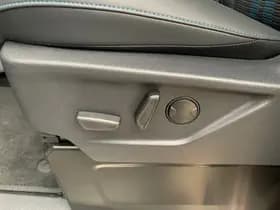 Ford Tourneo Custom PHEV 233PK L1 Sport | Geel kenteken | Incl. BPM & BTW | 8 Persoons | Panoramadak | Inklapbare trekhaak | 1.850kg trekgw. thumbnail 18