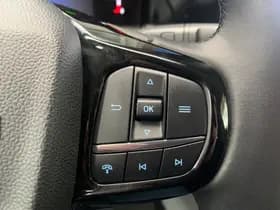 Ford Tourneo Custom PHEV 233PK L1 Sport | Geel kenteken | Incl. BPM & BTW | 8 Persoons | Panoramadak | Inklapbare trekhaak | 1.850kg trekgw. thumbnail 29