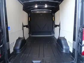 Ford Transit L2H2 350 2.0 TDCI 165pk Limited | Trekhaak | Dubbele schuifdeur | Bijrijdersstoel | Stoel - stuurwielverw. | Blis | Adaptieve cruise. | Snel leverbaar! thumbnail 28