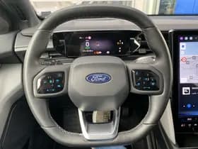 Ford Explorer Premium Extended Range AWD 79 kWh 340 PK thumbnail 13