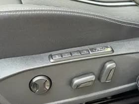 Ford Capri Style Standard Range RWD 52 kWh | All-Weather banden | Massagestoel | Draadloze telefoonlader | Apple Carplay thumbnail 12