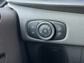 Ford Transit Custom 300 L2H1 2.0 TDCI 170pk Limited DC | Camera | Trekhaak | Bijrijdersstoel | 2x schuifdeur | Voorruitverw. thumbnail 20