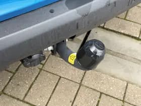 Ford E-Transit Cour. Limited 44 kWh | Driver Ass. Pack | Trekhaak | Winter Pack | Laadvloerbescherming | LED laadruimteverlichting | Navi thumbnail 9