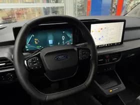 Ford E-Transit Cour. Limited 44 kWh | Driver Ass. Pack | Trekhaak | Winter Pack | Laadvloerbescherming | LED laadruimteverlichting | Navi thumbnail 10