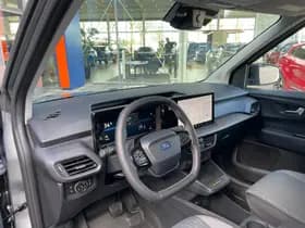 Ford Transit Courier thumbnail 4