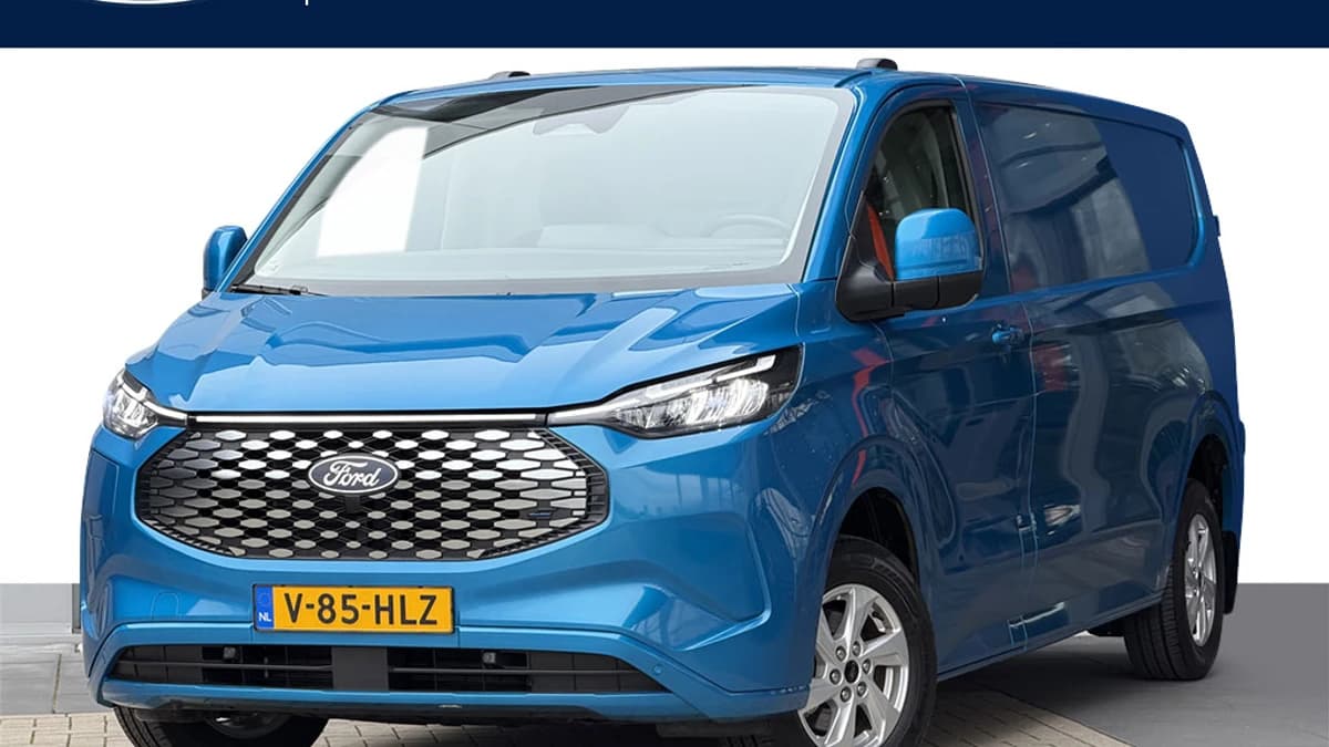 Ford E-Transit Cust. 320 L2H1 Limited 65 kWh | Trekhaak wegkl. | Camera | Adaptive Cruise | Stoelverw. | Navi | — foto 1