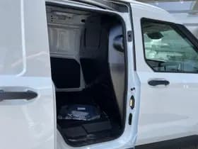 Ford E-Transit Courier thumbnail 25