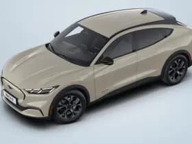 Ford Mustang Mach-E Standard RWD 73 kWh thumbnail 3