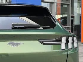 Ford Mustang Mach-E Extended Premium RWD 88 kWh thumbnail 9