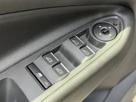 Ford Kuga 1.5 EcoBoost Titanium | Trekhaak | 2.000kg trekgw. | All season | Xenon | Navigatie | Apple Carplay thumbnail 18