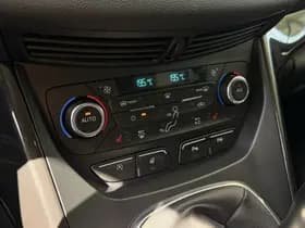 Ford Kuga 1.5 EcoBoost Titanium | Trekhaak | 2.000kg trekgw. | All season | Xenon | Navigatie | Apple Carplay thumbnail 24