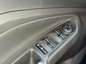 Ford C-Max thumbnail 16