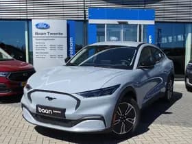 Ford Mustang Mach-E thumbnail 2