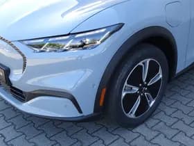 Ford Mustang Mach-E thumbnail 4