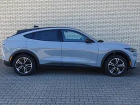 Ford Mustang Mach-E thumbnail 6