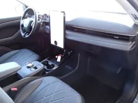 Ford Mustang Mach-E thumbnail 10