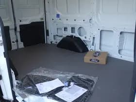 Ford E-Transit L2H2 Trend 68 kWh | 4,25 T | B Rijbewijs | laadvloer hout | pass. airbag | blis | camera | frozen white | uit voorraad leverbaar! thumbnail 7