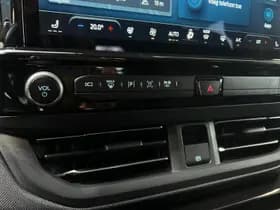 Ford Transit Custom PHEV 233PK L2 Titanium X | Dubbel Cabine | 3 losse stoelen | Elektr. wegklapbare trekhaak | 1.850kg trekgw. thumbnail 28