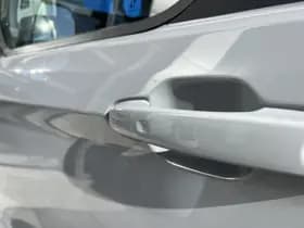 Ford Tourneo Custom 2.5 PHEV 233 PK L1H1 ACTIVE | 8 persoons | Elektr. schuifdeuren | Panorama dak | Trekhaak inklapbaar | Digitale spiegel | Stoelverw. achter thumbnail 12