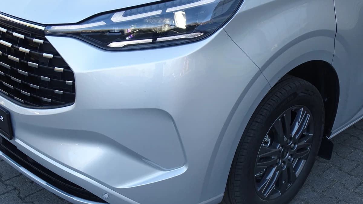 Ford Tourneo Custom 2.5 Plug-IN Hybrid 233 PK L2H1 Titanium | Incl. BTW & BPM | 8 Persoons | Adaptieve Led Koplampen | Trekhaak Wegklapbaar | Blis | Adaptieve Cruise. | Camera | Uit Voorraad Leverbaar — foto 1