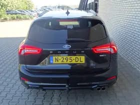 Ford Focus thumbnail 8
