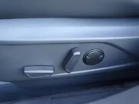 Ford Mustang Mach-E thumbnail 11