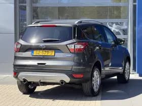 Ford Kuga thumbnail 3