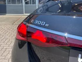 Mercedes-Benz E-Klasse E 300 e thumbnail 12