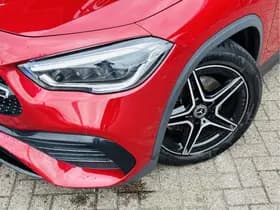 Mercedes-Benz GLA 180 Business Solution AMG thumbnail 2