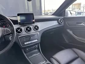Mercedes-Benz CLA 180 thumbnail 11